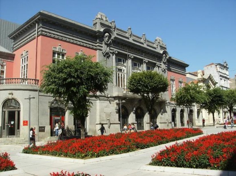 Câmara de Braga aprova por unanimidade financiamento ao Theatro Circo com a oposição a ‘torcer o nariz’