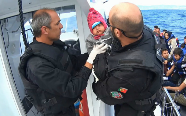 Polícia Marítima resgata mais de 1800 emigrantes e refugiados em três meses na Grécia