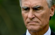 Cavaco Silva veta adopção por casais do mesmo sexo em véspera de eleições presidenciais