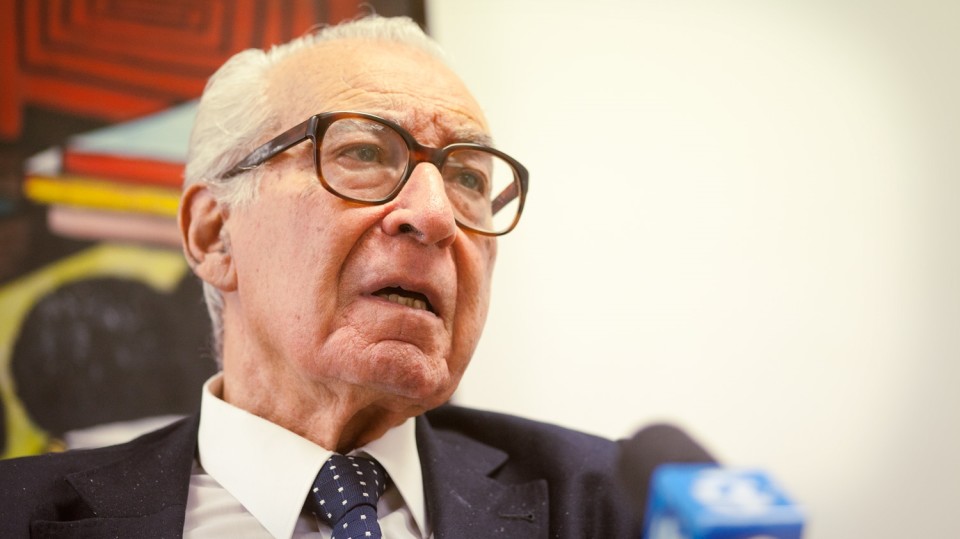 Morreu o histórico socialista Almeida Santos