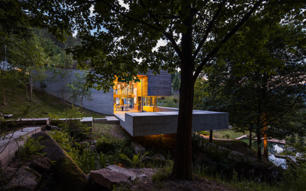 Designboom elogia moradia construída na vertente da Caniçada