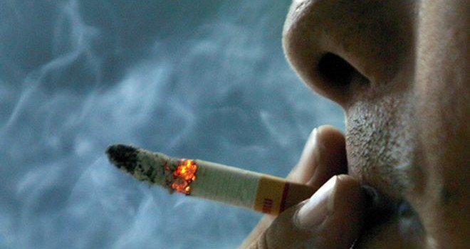 Nova lei do tabaco já está em vigor, proibição total de fumar em espaços fechados só em 2021