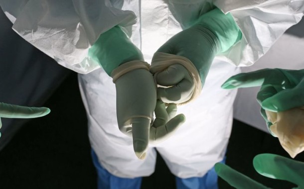 Hospital do Porto implanta prótese da anca inovadora em Portugal