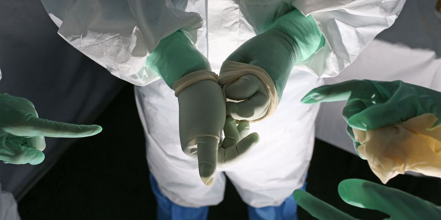 Hospital do Porto implanta prótese da anca inovadora em Portugal