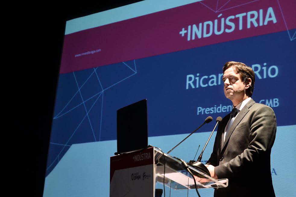 +Indústria garante investimento de 374 milhões de euros e a criação de 2.4 mil postos de trabalho até 2020 em Braga