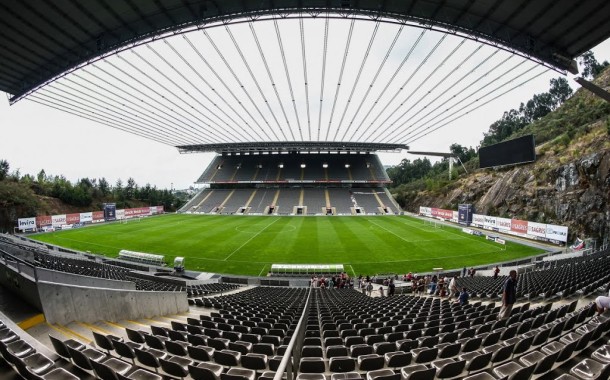 Detenção por venda de bilhetes irregulares para SC Braga-Sion