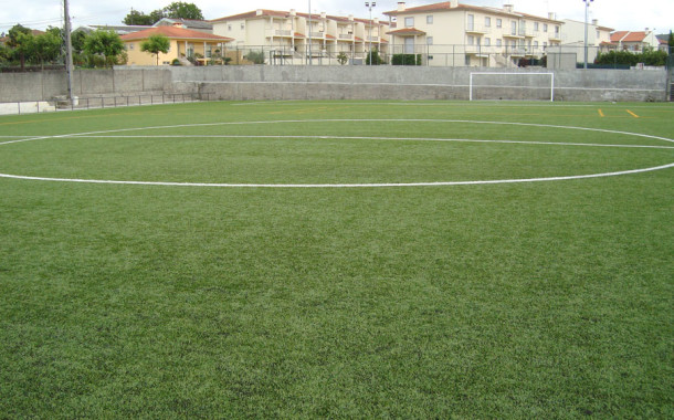 Pancadaria entre dois jogadores obriga árbitro a suspender jogo entre Panoias e São Veríssimo
