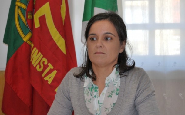 Carla Cruz (PCP) depõe em queixa judicial contra danos da mini-hídrica do Cávado em acção popular