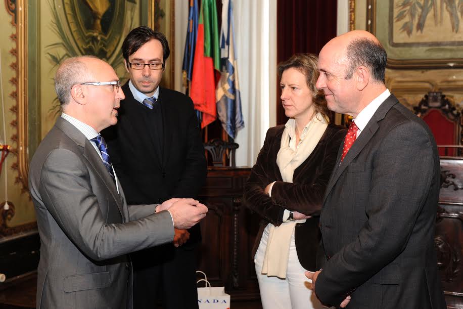 Câmara de Braga recebe embaixador do Canadá com projecção internacional em vista