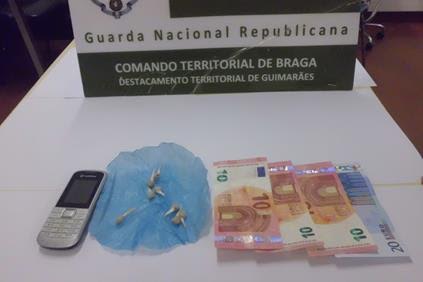 Reformado detido pela GNR de Guimarães segunda vez na posse de droga