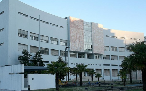 Mãe da bébé que morreu no hospital de Braga pede condenação por negligência médica