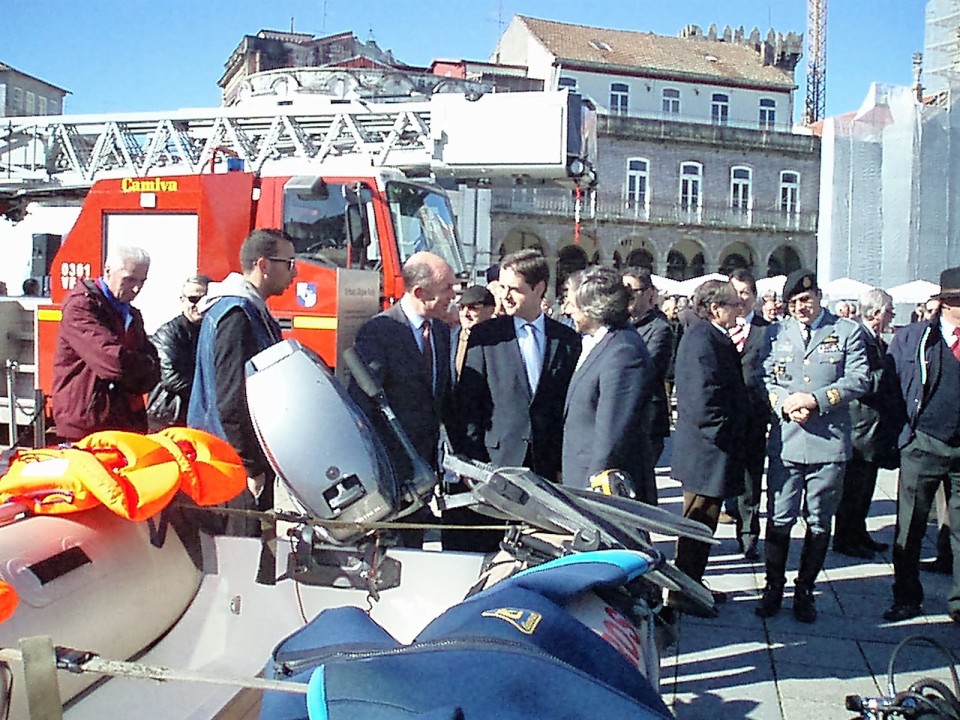 Mergulhadores e mais 15 bombeiros reforçam Bombeiros Sapadores de Braga