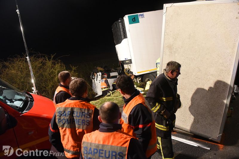 ÚLTIMA HORA: 12 portugueses mortos em colisão entre ‘minibus’ e camião em França
