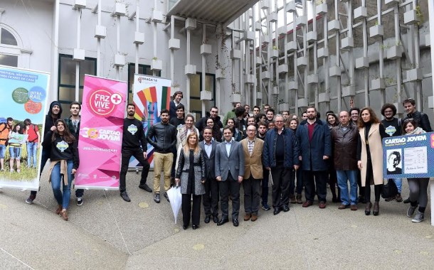 Viajar é bom, viajar solidariamente é melhor: jovens chegam a Braga de Intra-rail e ajudam Colégio S. Caetano