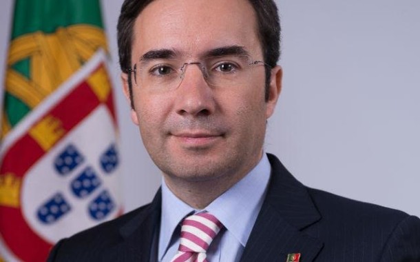 Vice-presidente do PSD acusa governo socialista: credibilidade de Portugal está afetada