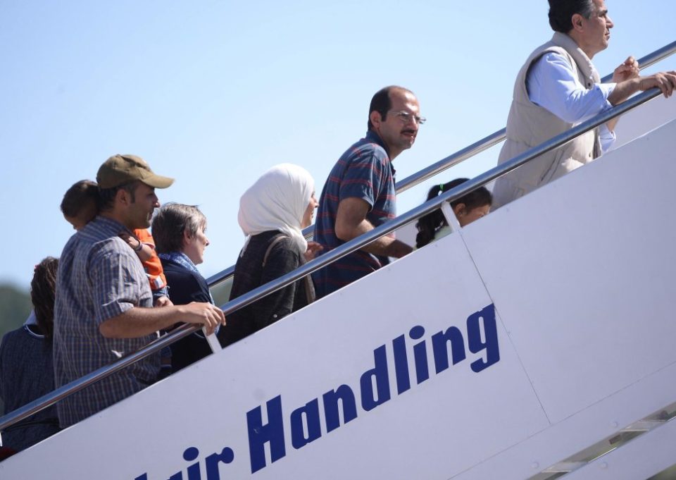 Lesbos: 12 refugiados sírios rumaram ao Vaticano com o Papa