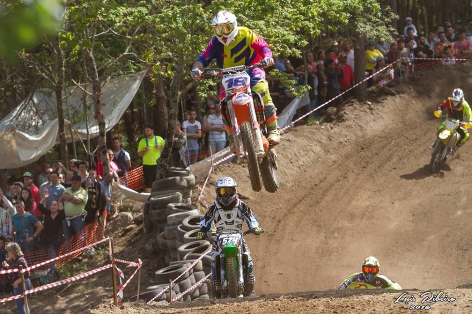 Motocrosse do Pico de Regalados (Vila Verde) com mais de quatro mil a assistir
