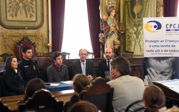 Câmara de Braga e Comissão de Protecção assinalam mês internacional da prevenção dos maus-tratos na infância