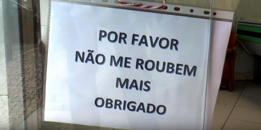 INSÓLITO:Talhante da Póvoa de Varzim escreve cartaz com pedido aos ladrões: “Não em roubem mais”