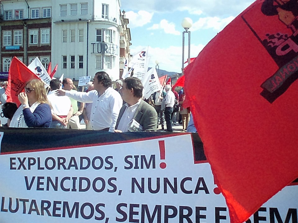 USB comemora 25 de Abril com corrupção em pano de fundo; opiniões de Agostinho Lopes, Carlos Almeida e Firmino Marques