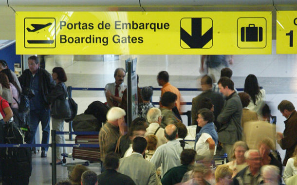 Parlamento Europeu aprova registo e partilha dos dados de passageiros