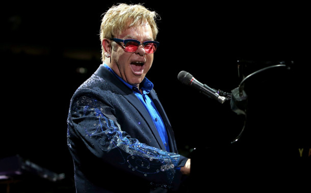 Ambientalista pedem a Elton John para boicotar festival Marés Vivas