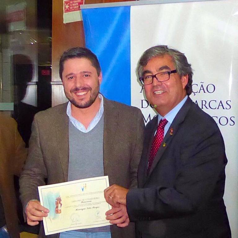 Monárquicos distinguem autarca Henrique Borges