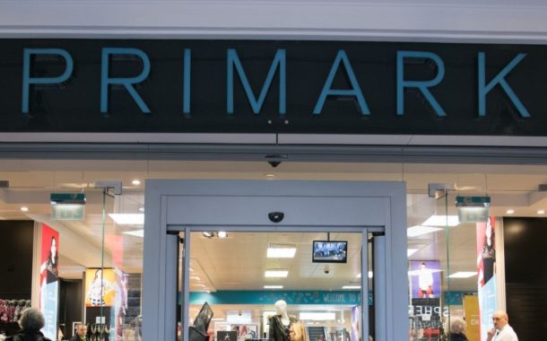 Duas adolescentes detidas no Reino Unido por rapto de criança na Primark