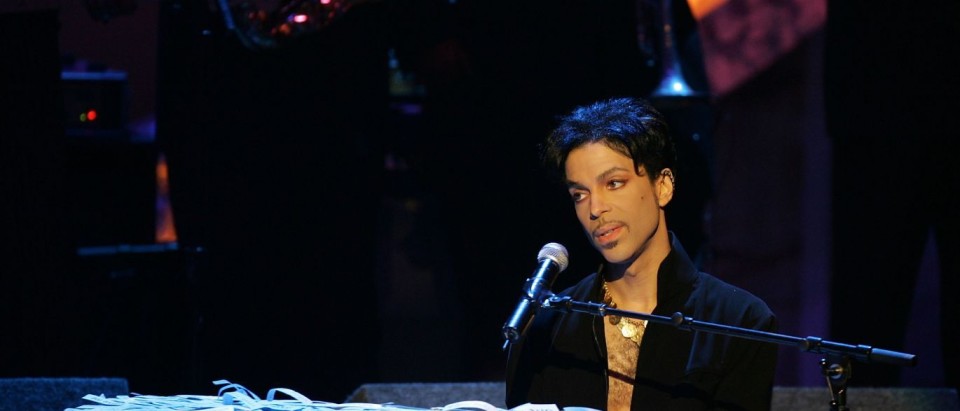 Morreu Prince; mundo da música está de luto
