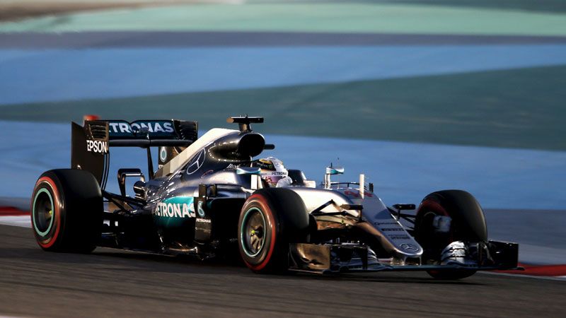F1: Hamilton na 'pole position' no Grande Prémio do Bahrein