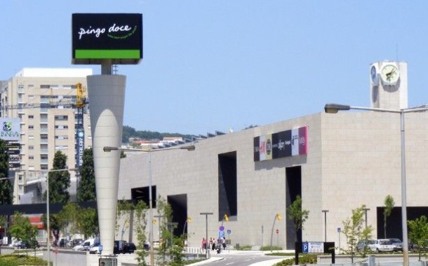 ARCUM recolhe 3 500 euros de géneros alimentares para a Cruz Vermelha de Braga