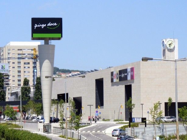 ARCUM recolhe 3 500 euros de géneros alimentares para a Cruz Vermelha de Braga