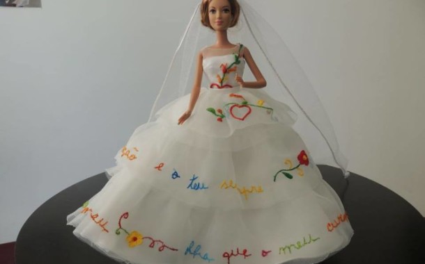 Namorar Portugal veste Barbie com vestidos inspirados no Lenço de Namorado de Vila Verde
