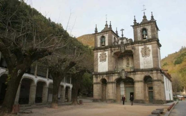 Câmara de Amares e Confraria da Abadia estabelecem protocolo de colaboração