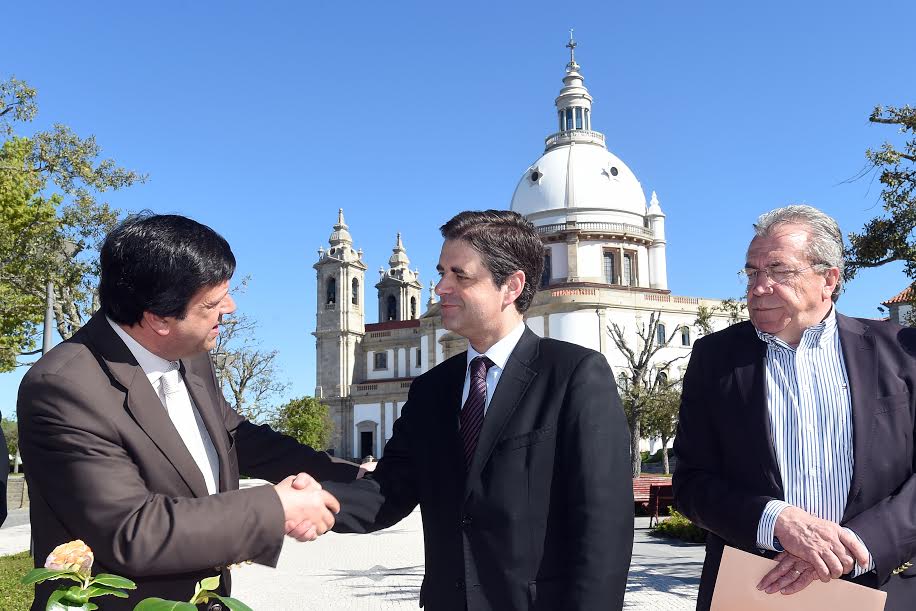 Câmara de Braga e Confraria recuperam estrada do Sameiro; autarquia estuda criação de posto de turismo no Santuário