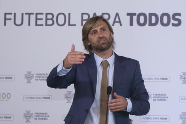 João Vieira Pinto em jogo solidário que reúne antigas glórias do futebol nas Taipas