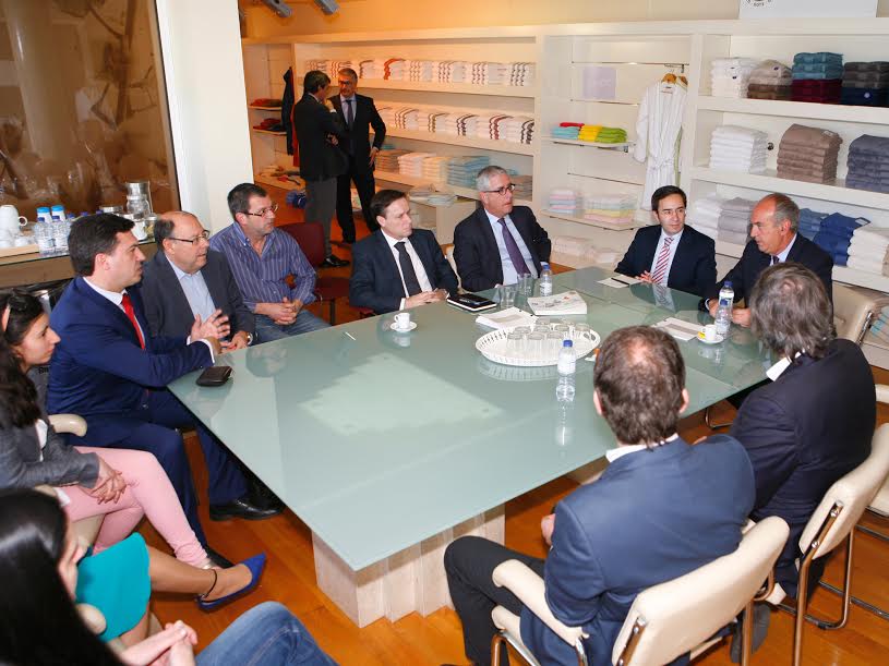 Deputados do PSD  de Braga visitaram têxteis: europeus e americanos exigem ‘made in Portugal’