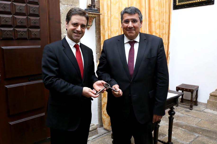 Câmara de Braga entregou Convento de S. Francisco de Real à Universidade; recuperação arranca em 2017 e custa 3 milhões de euros