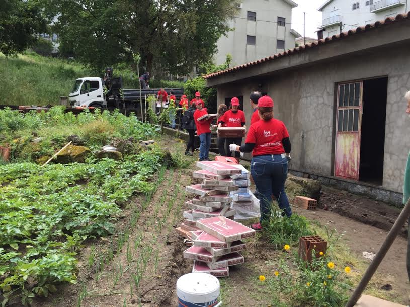 Câmara de Amares e a KW Business recuperam cinco habitações de famílias carenciadas
