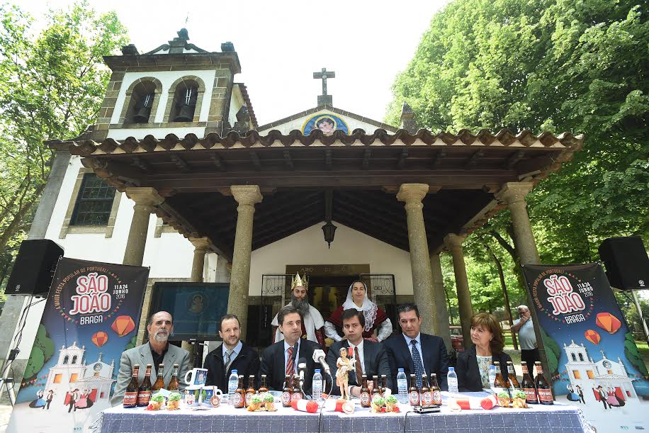 Um milhão de visitantes, 240 horas de animação, 9 cortejos e 21 espectáclos fazem do S. João de Braga o maior do país