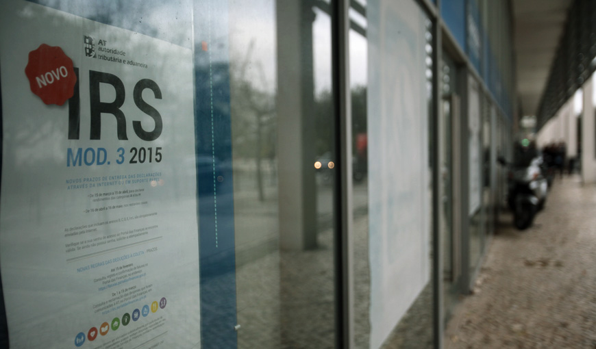 IRS: Contribuintes com reembolsos inferiores a simulações devem entregar nova declaração; Finanças dizem que foi “erro” do sistema “sistema”