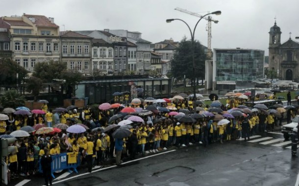 António Costa recebido em Braga com protestos do Externato Infante D. Henrique