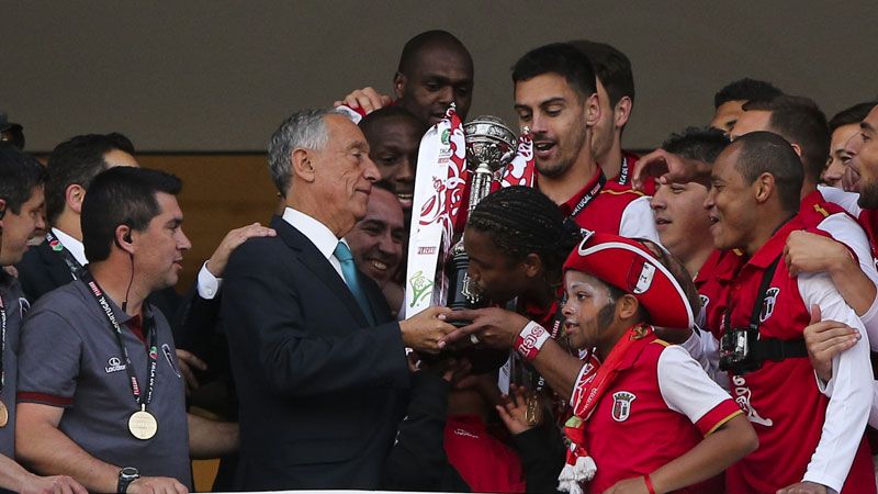 “ A Taça é nossa, carago!”