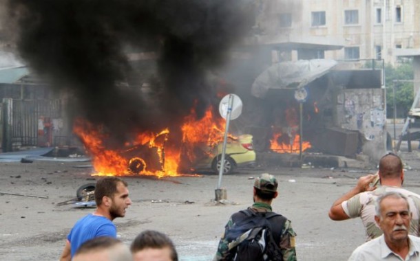 Daesh faz pelo menos 100 mortos em atentados em duas cidades da Síria