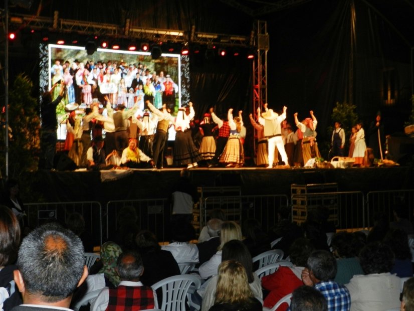 Vila Verde: Festival Folclórico Luso-Espanhol enche Praça de Santo António