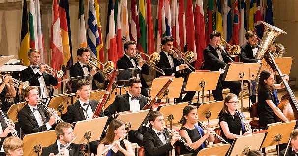 Com ‘mão’ de José Manuel Fernandes alterações orçamentais ‘salvam’ Orquestra de Jovens da UE