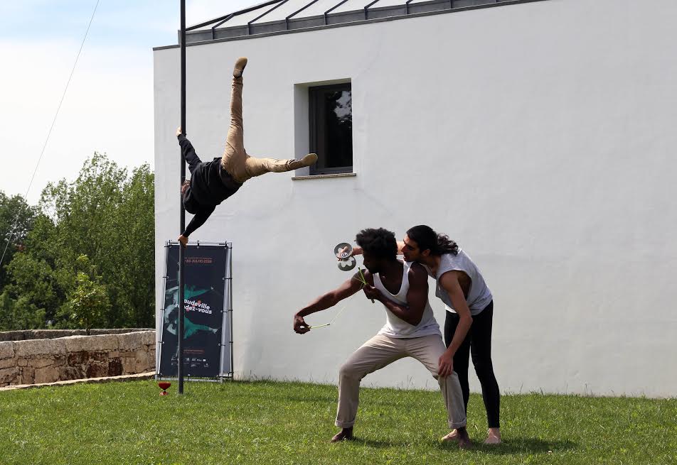Braga recebe seis espectáculos de rua e de circo do Festival Internacional Vaudeville Rendez-Vous