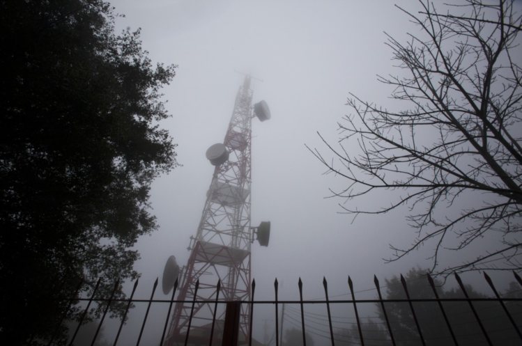 Guerra entre as rádios Antena Minho e Universitária reativou-se; em causa propriedade do emissor partilhado na Falperra