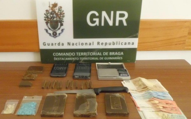 GNR de Guimarães apreende mais de 950 doses de drogas