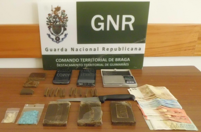 GNR de Guimarães apreende mais de 950 doses de drogas
